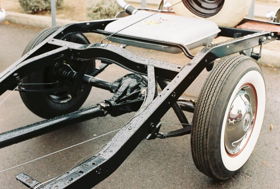 KF Henry J 51 chassis rr lf crossmember.jpg