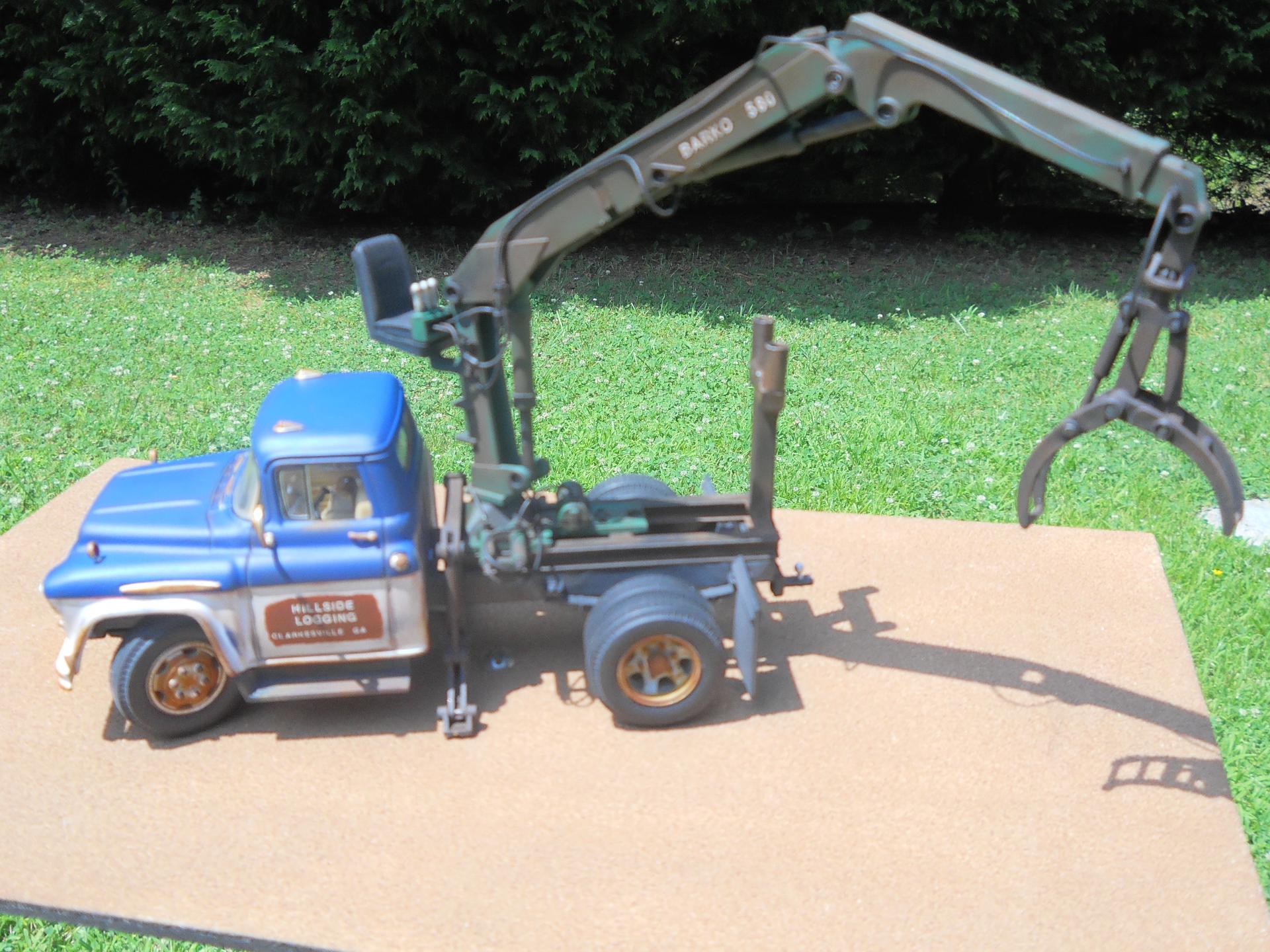 crane log trucks 016.JPG