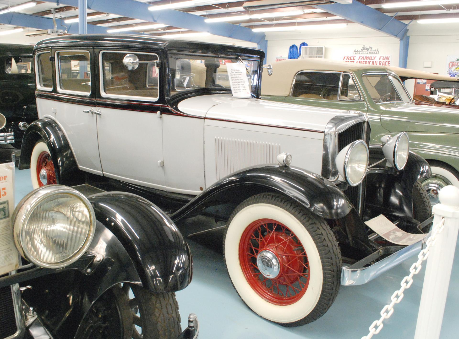 DeVaux 1931 Model 75 ft rt.JPG