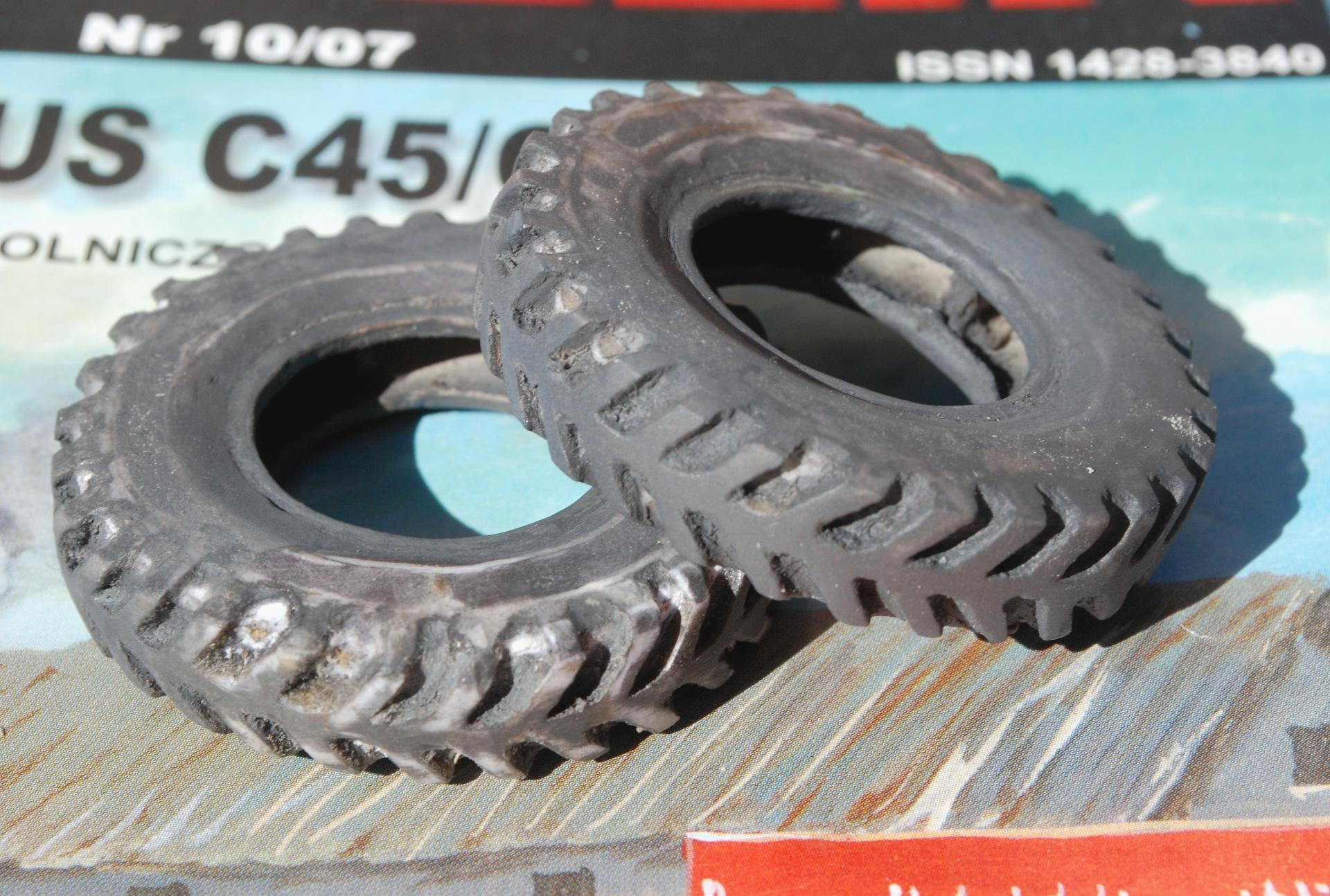 2012-08-04 rear tires x.JPG