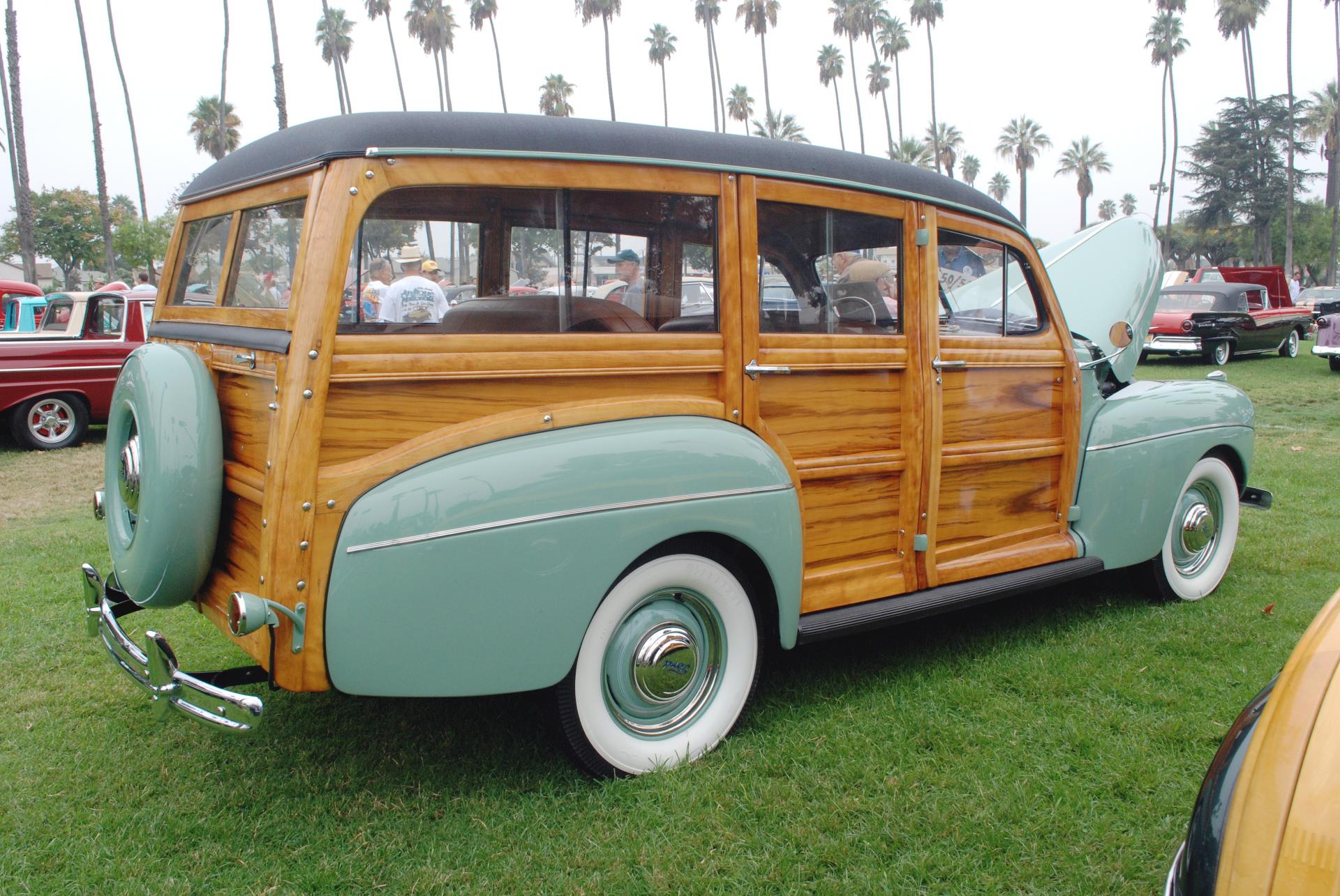 Ford 1941 woodie rr rt.JPG