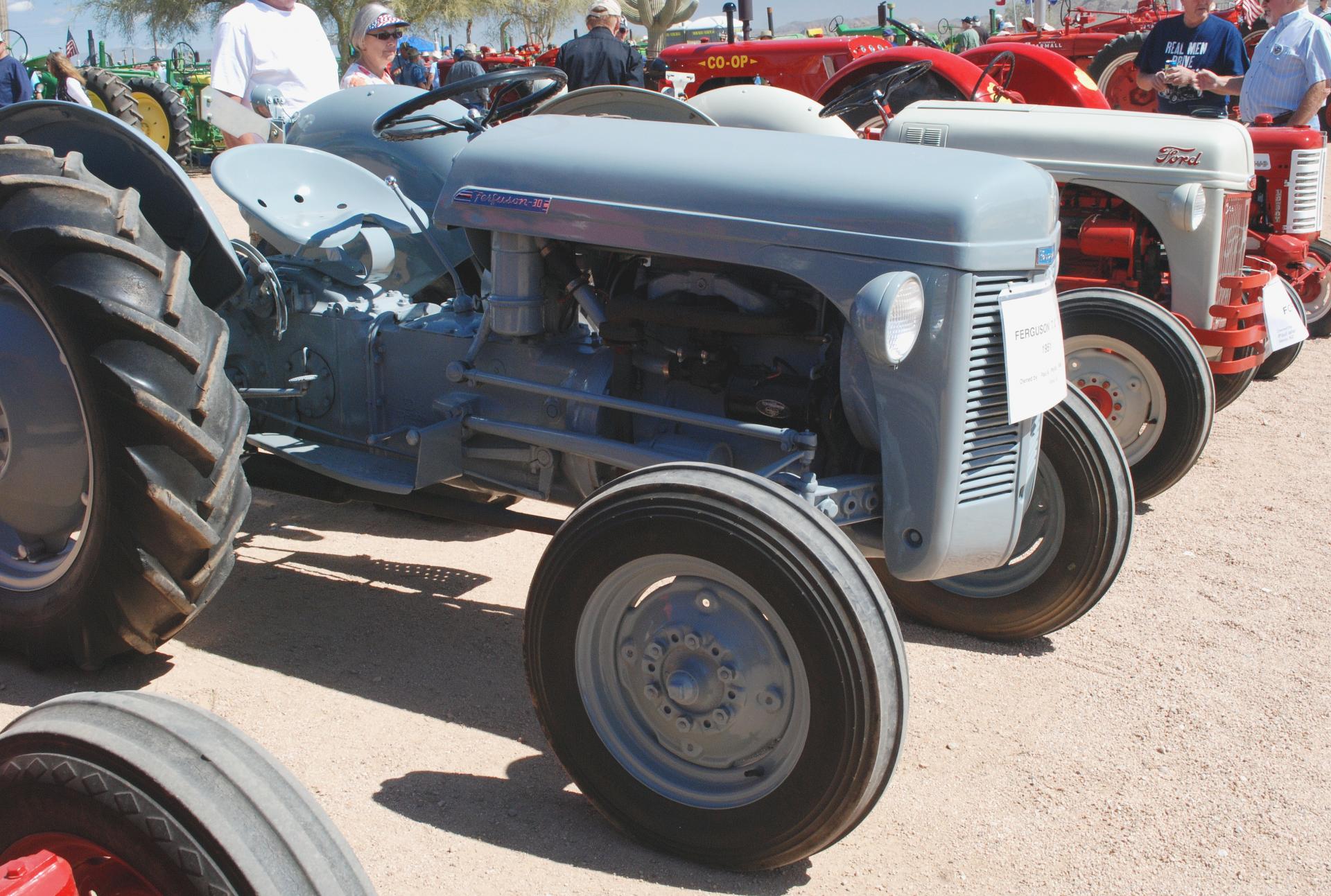 Ford 1949 8N-Ferguson 1951 TO30 ft rt.JPG