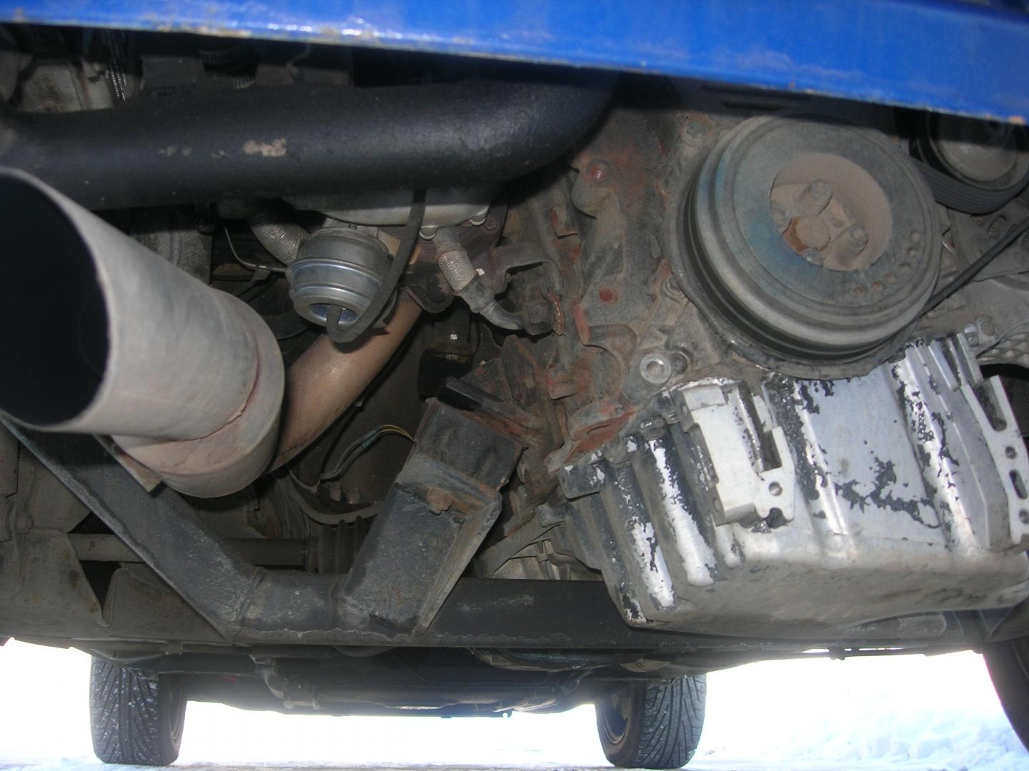 120807 - 017 - bottom engine.JPG