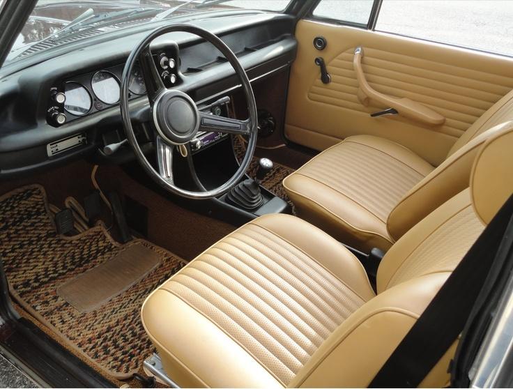 BMW 2002 tii interior [02].jpg