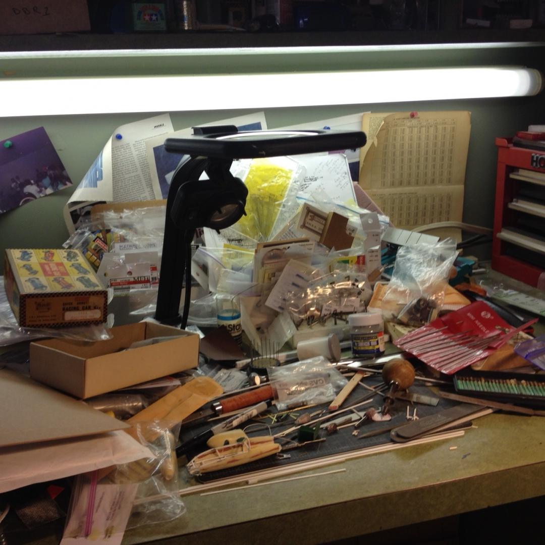Always critical to keep your workbench clean and well organized !!.jpg