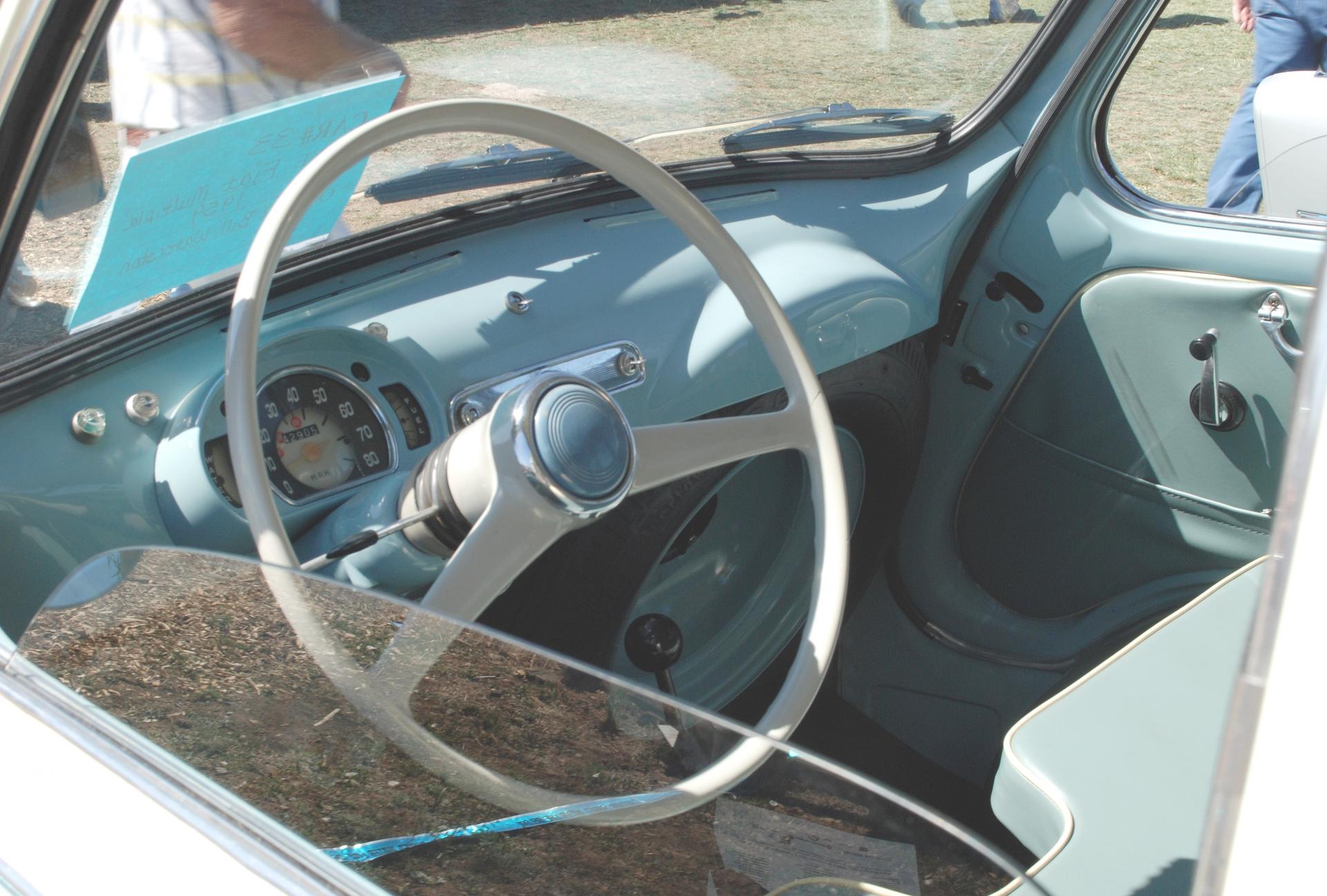 Fiat 1959 600 Multipla interior.JPG