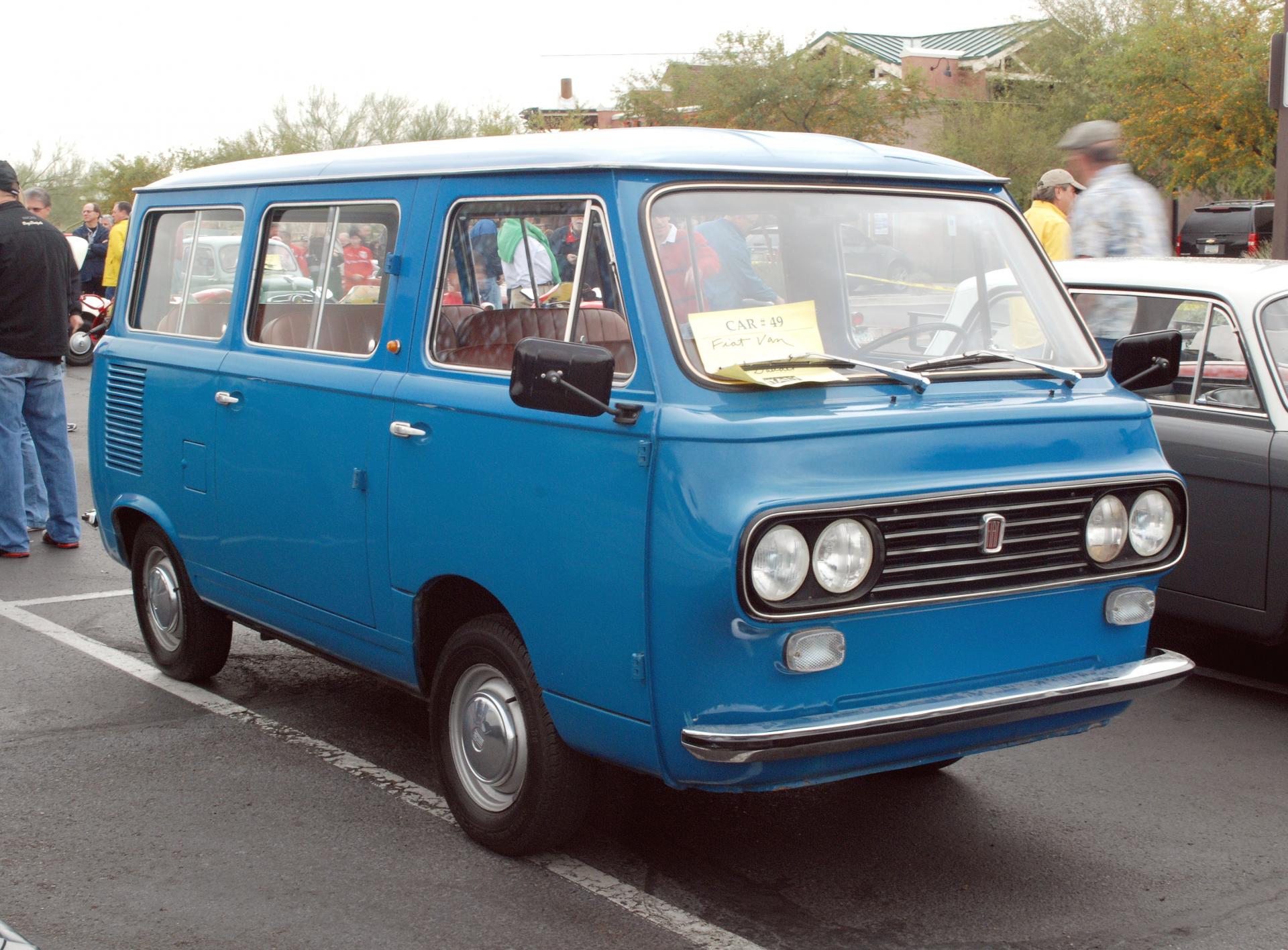 Fiat 1970 van ft rt.JPG