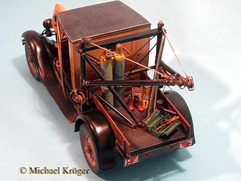 29 Ford Tow Truck 33.jpg
