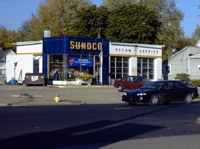 5a0f972a5198a_Eds_Sunoco_station.thumb.j