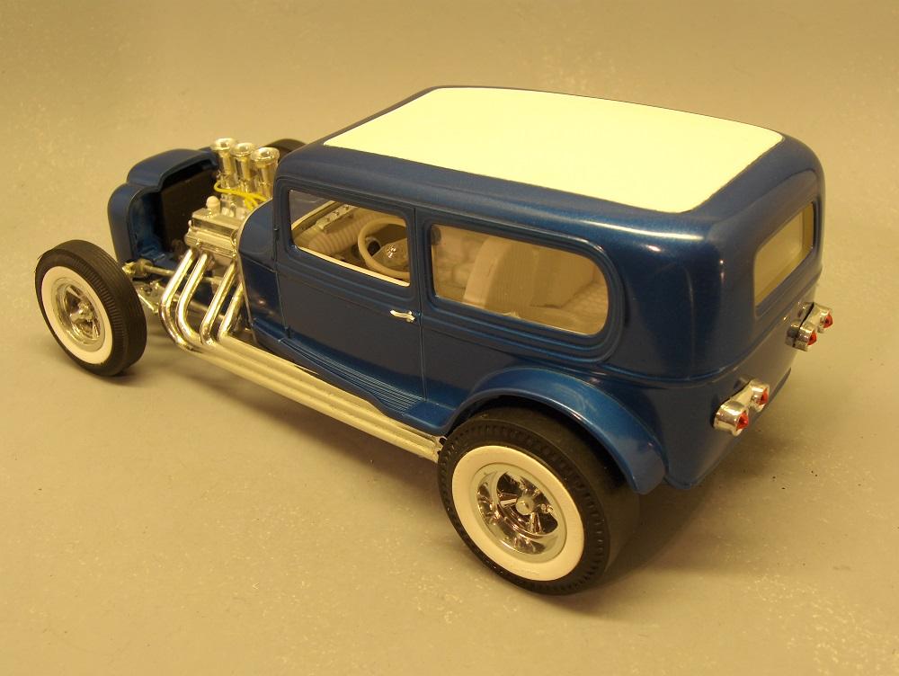 AMT 32 Ford Sedan (2).JPG