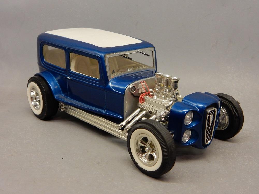 AMT 32 Ford sedan (7).JPG