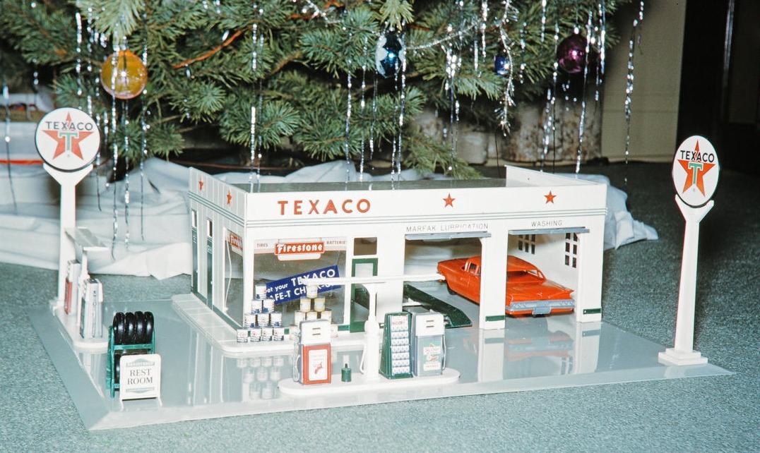 texaco_xmas.thumb.jpg.2bb43683721dbd81e2