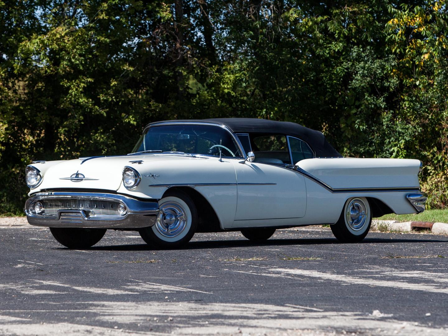 5a246a3e4c834_1957Olds98Convertible.thumb.jpg.ff51ca2f2332bfa8a248775983d2b68a.jpg