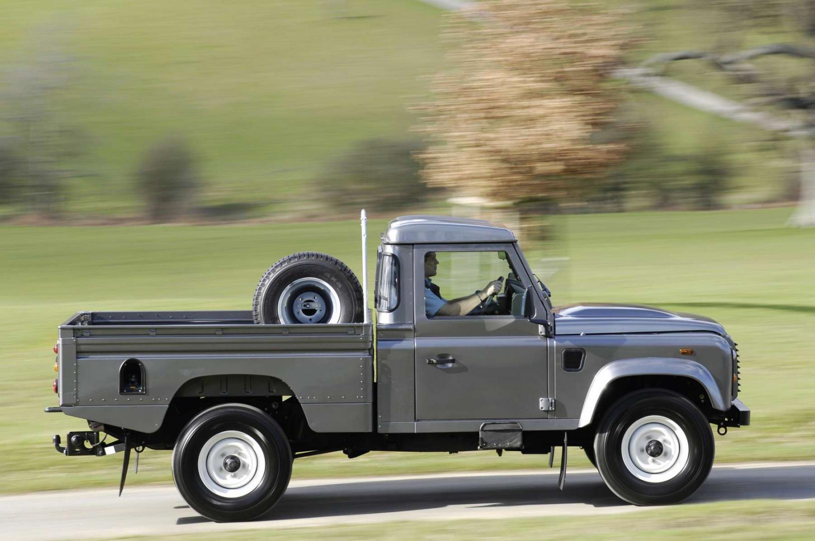 2015-land-rover-defender-1-generation-facelift-110-pickup-6.jpg