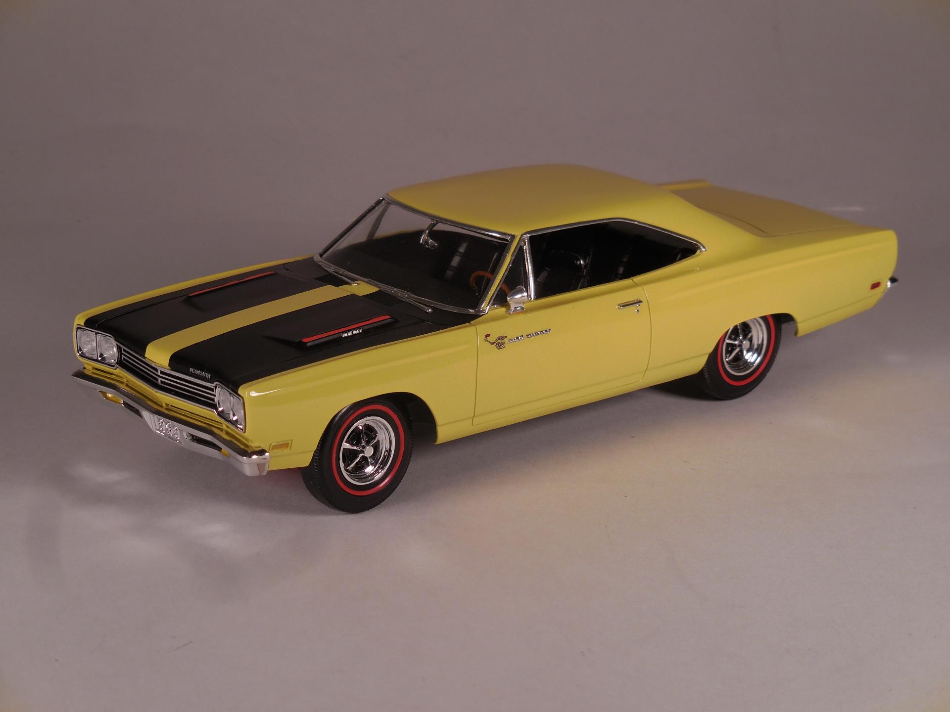 69 Road Runner b.JPG