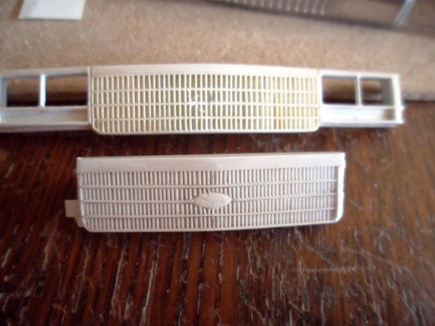 180312 - 91 CV Grille old-new compare (4).JPG