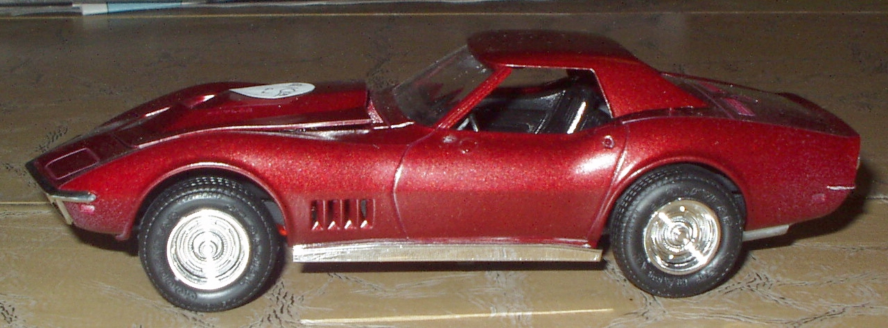 Revell68VetteHT05.jpg.68af31221b454ad77f05d4304da8446e.jpg