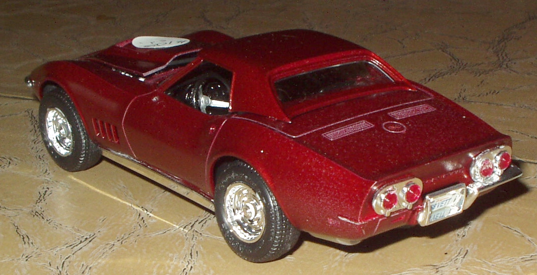 Revell68VetteHT07.jpg.d178bdbecad2ccf2478e7c7a2c44b19e.jpg