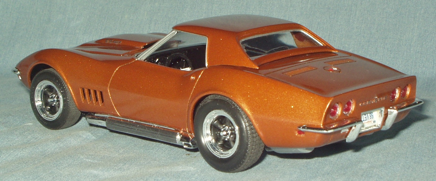 Revell68VetteHT17.jpg.6e1c87b5f7817dc8f287f7926f5e5fa3.jpg