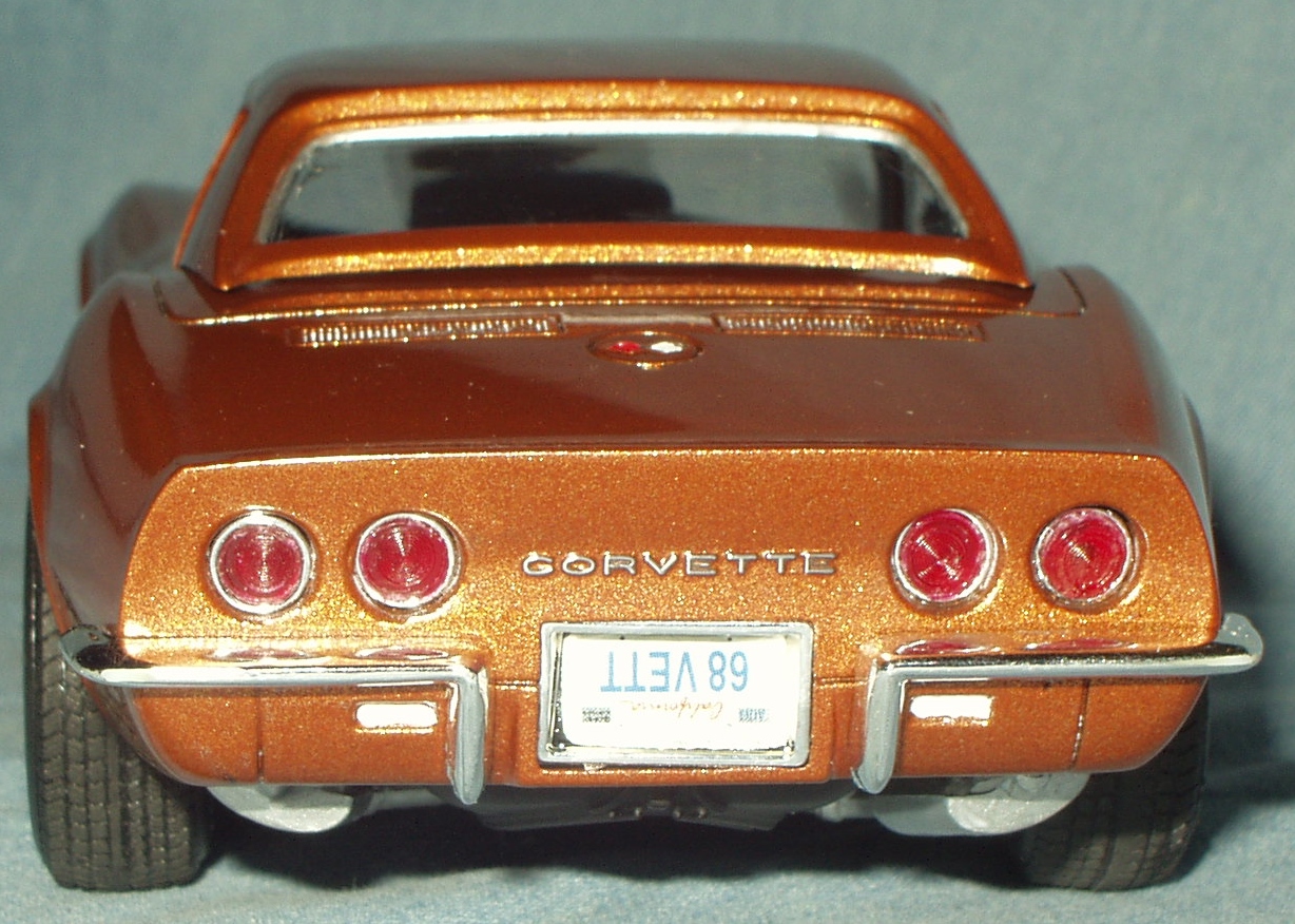 Revell68VetteHT25.jpg.be2ef3262a2a51ffb28e6158903b701c.jpg