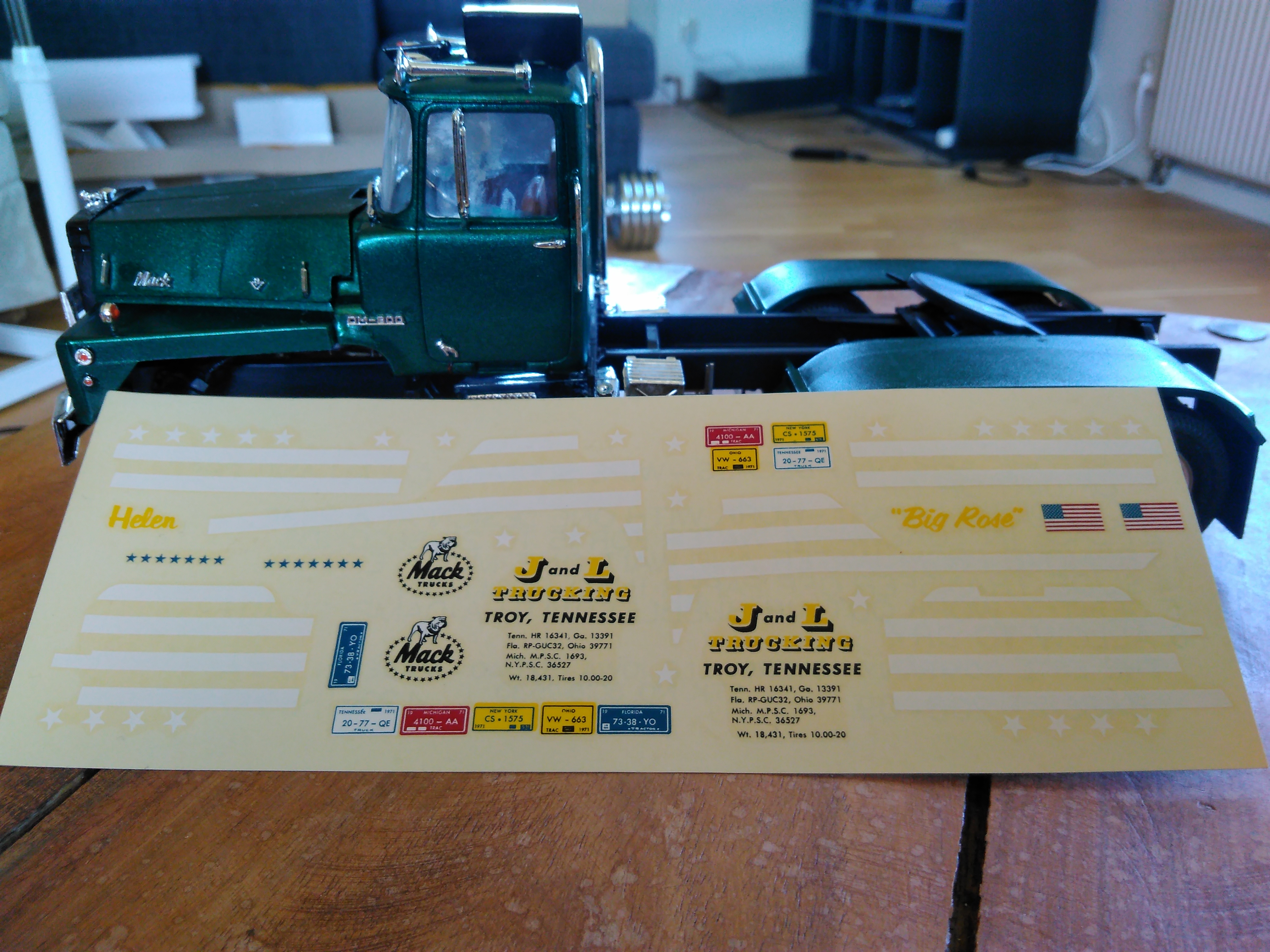 1/25 MPC Mack DM 800 - Truck Kit News & Reviews - Model Cars