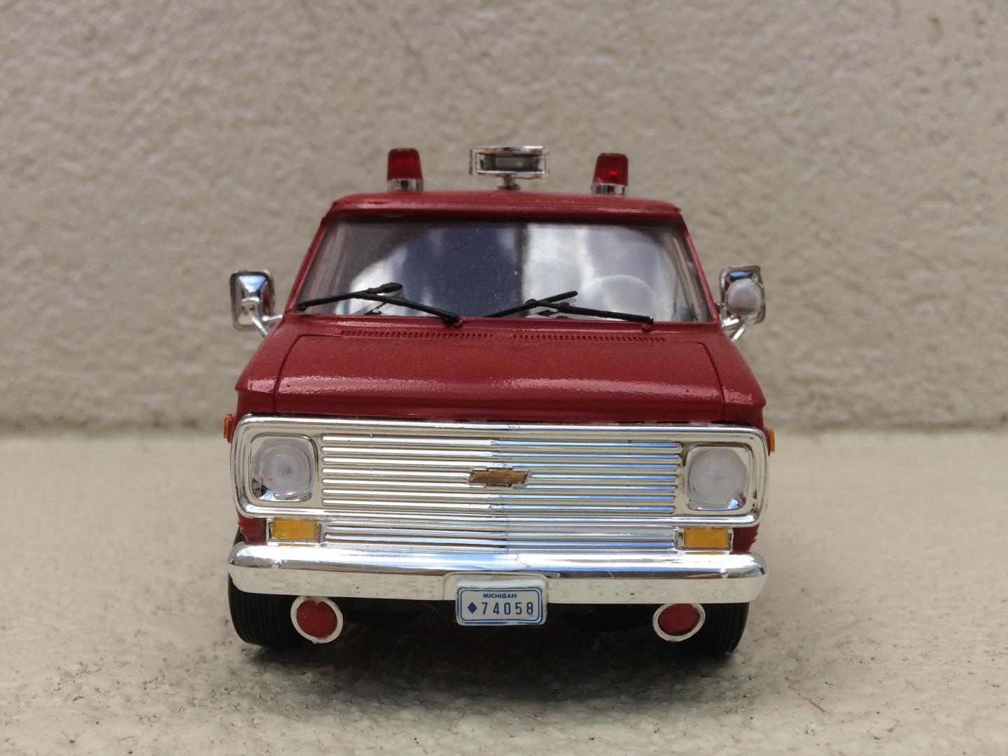 AMT Chevy Rescue Van Ambulance - Model Trucks: Pickups, Vans