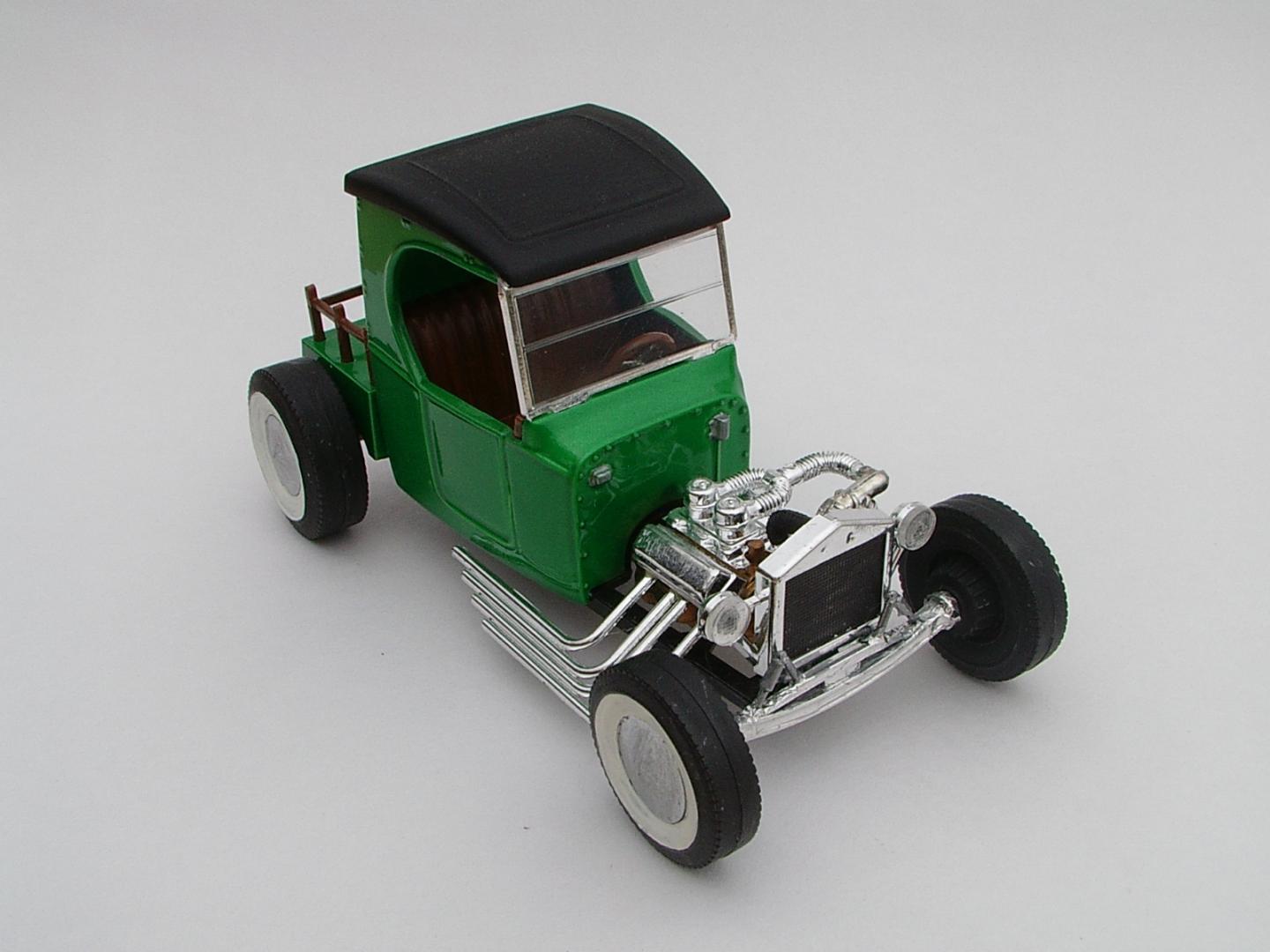 Aurora 1923 Ford T C Cab the Charger.JPG