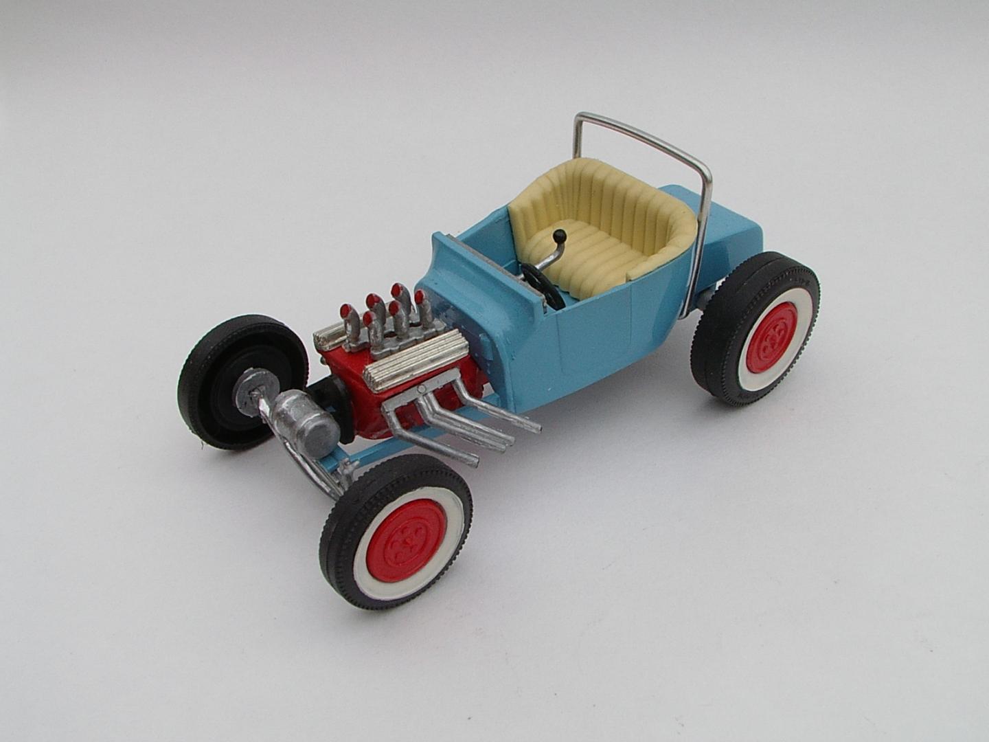 Lindberg 23 Ford Drag Bucket.JPG