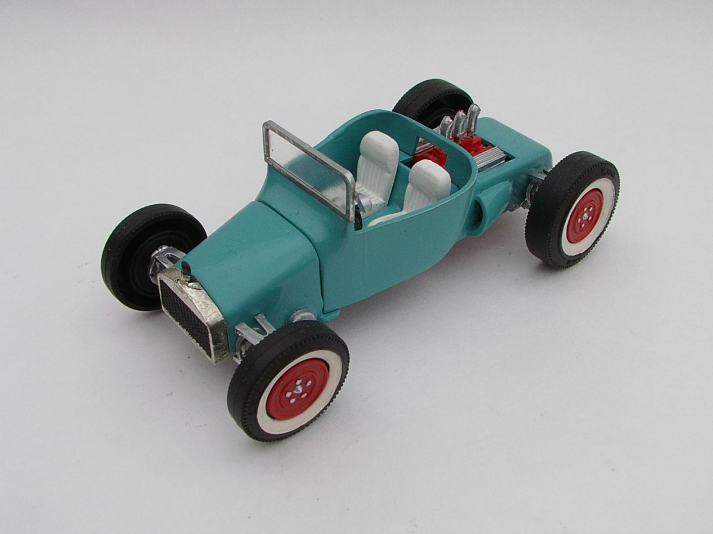 Lindberg 23 Ford T street roadster.JPG