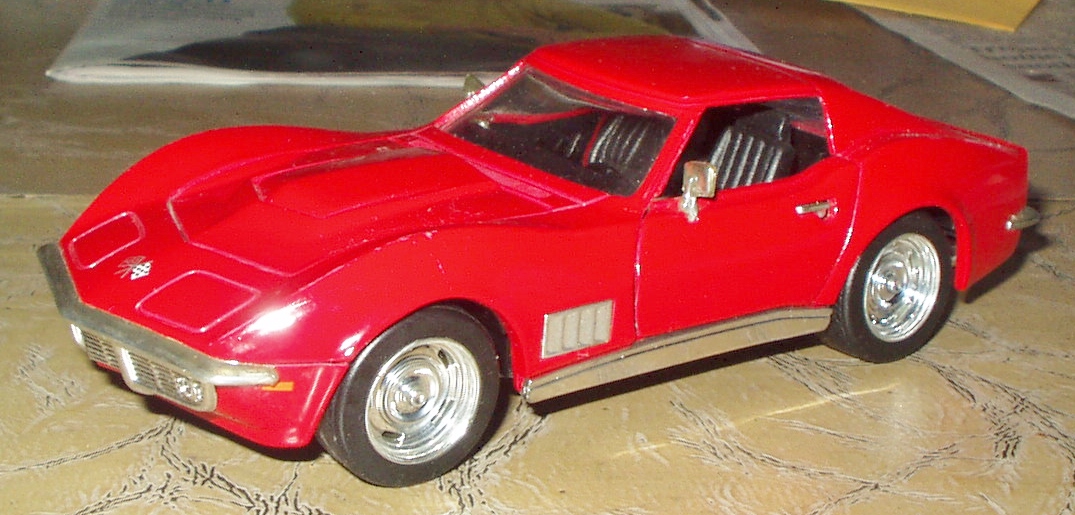 68CorvetteDiecastRed02.jpg.f71311f43df03cd19902197ce0d24926.jpg