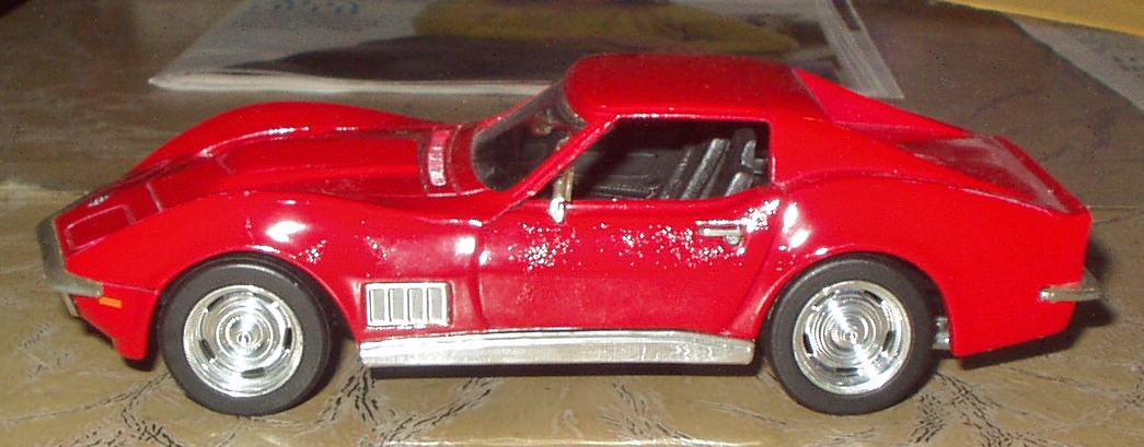 68CorvetteDiecastRed03.jpg.baa066c2443acc3cc5273e939aaf2698.jpg