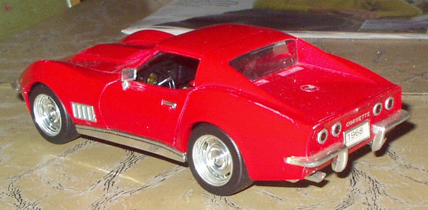 68CorvetteDiecastRed04.jpg.76d3c4d47a10482324dfdabffa311e7c.jpg