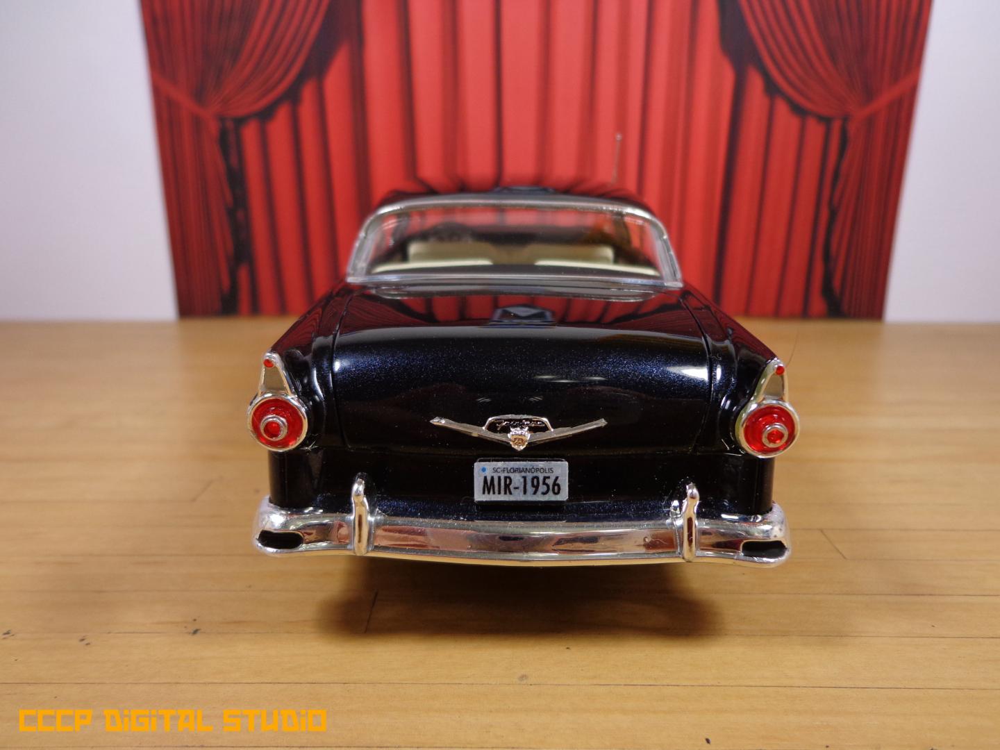 1956 Ford Fairlane 009 copy.jpg