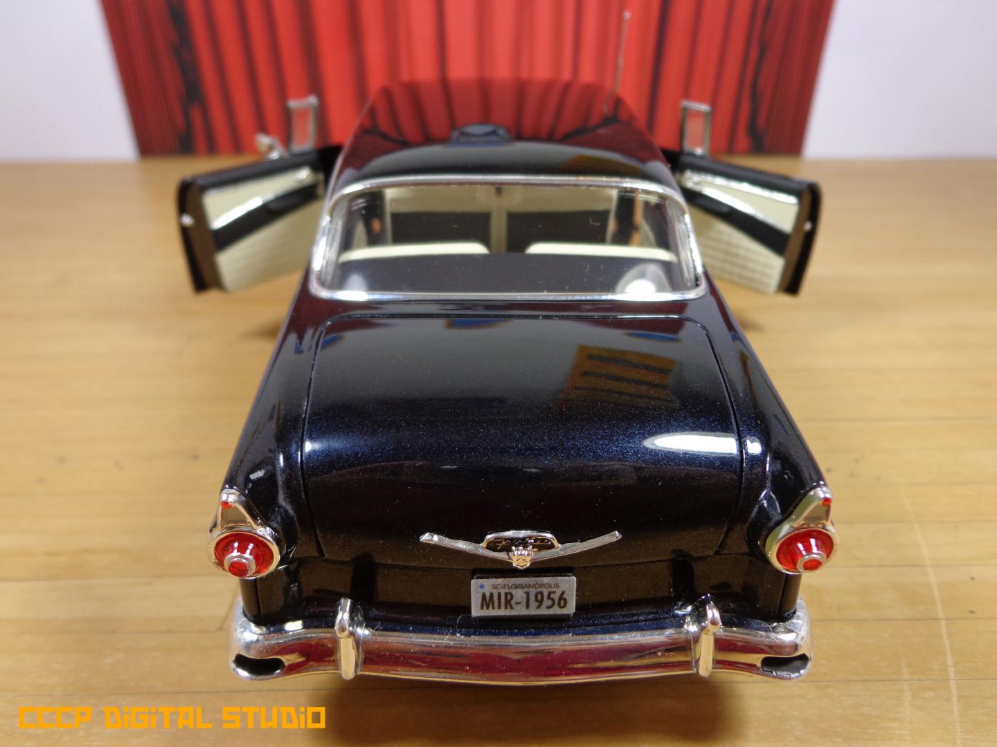 1956 Ford Fairlane 015 copy.jpg