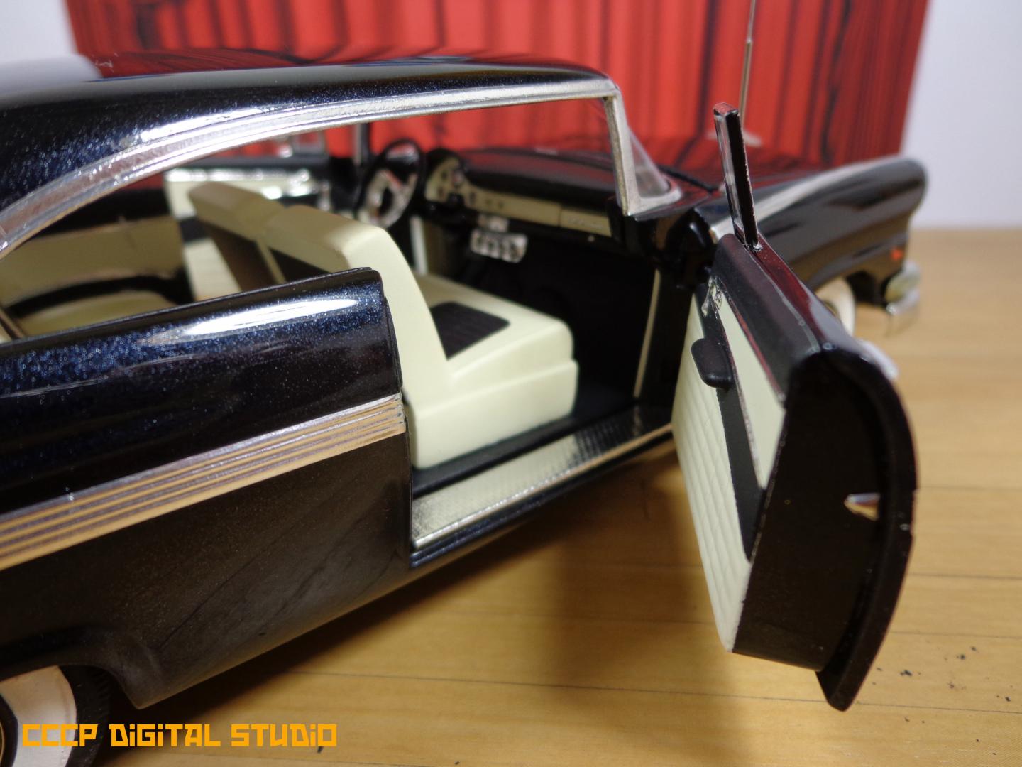 1956 Ford Fairlane 016 copy.jpg