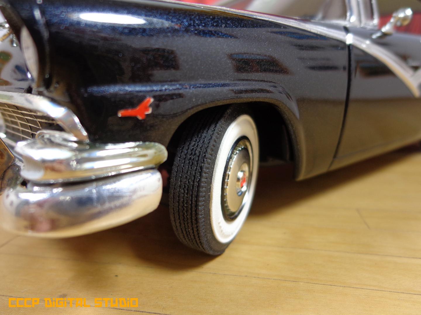 1956 Ford Fairlane 025 copy.jpg