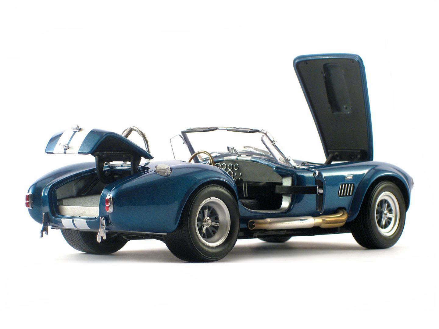 5c35662773deb_WIX1965ShelbyCobra427SC_05.thumb.jpg.3fc7625fa9c1c066a879d644b3e56b82.jpg