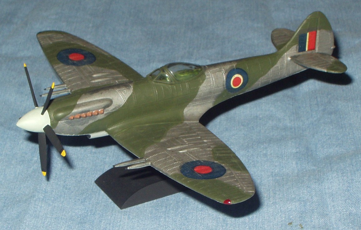 Spitfire72Hawk01.jpg.d4f88e405b92d900cee36e8502b6f120.jpg