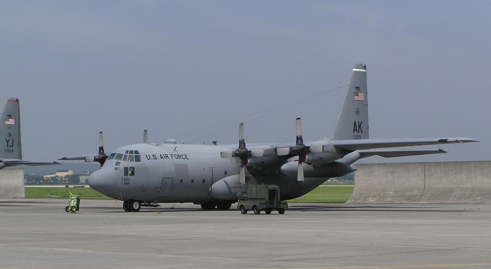 C-130_1_Yokota_Tokyo.jpg