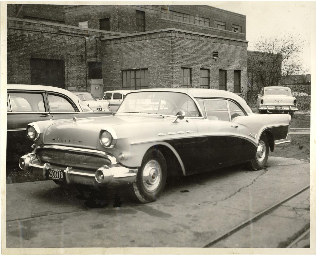 dads57buick.thumb.jpg.5eba318a3f38f9fc6936077f0b3359f8.jpg