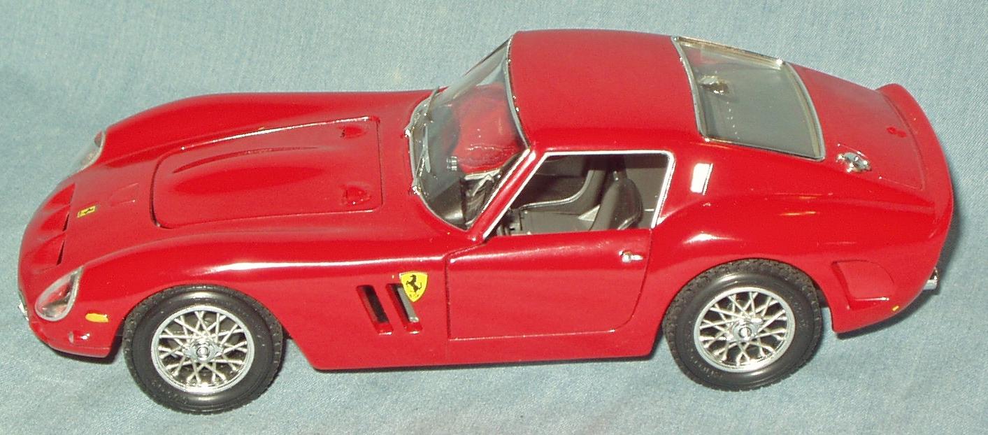 62FerrariGTODC07.jpg.fd2984717cc16e52c85b232c9c1ff799.jpg