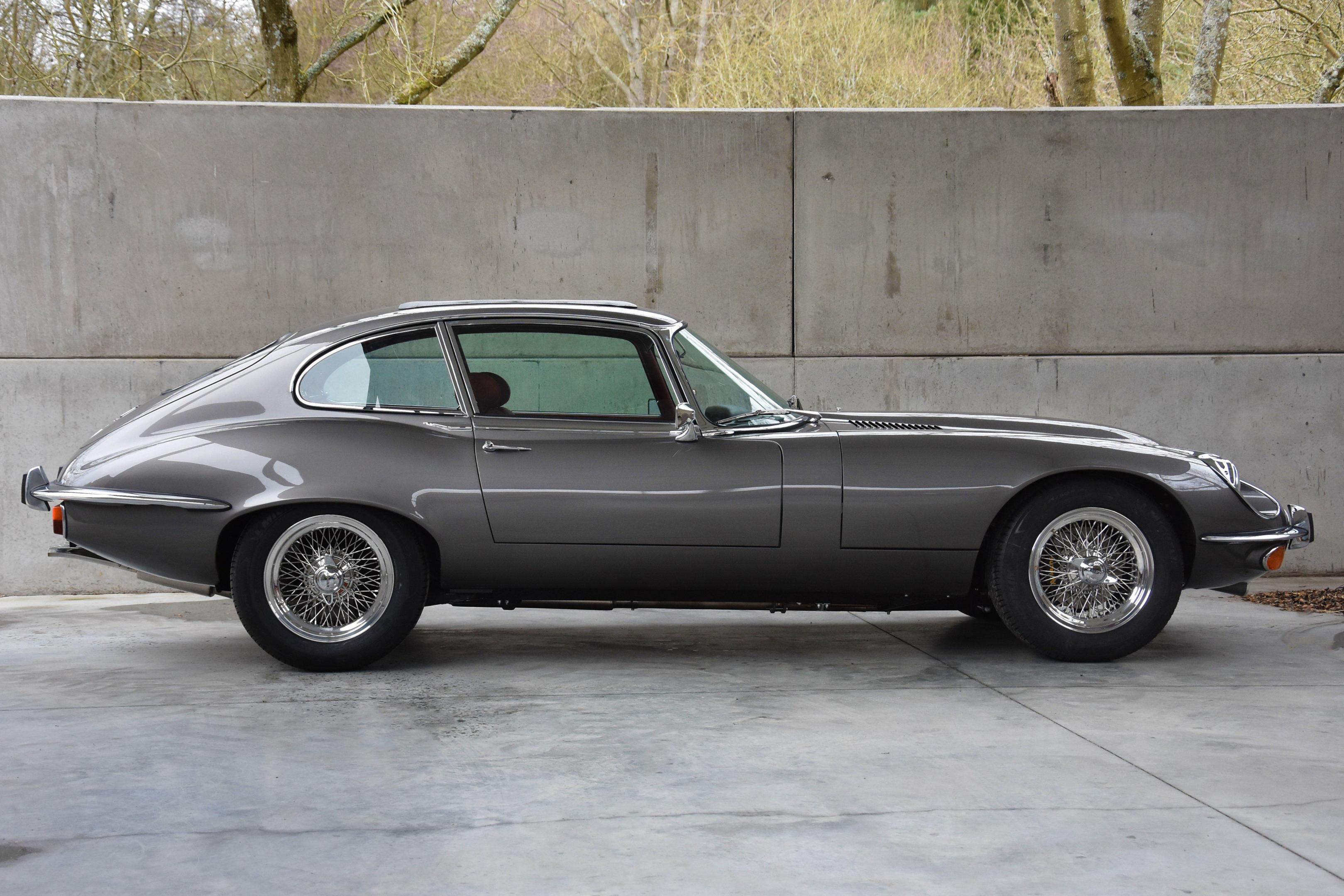 jaguar-e-type-series-2.thumb.jpg.ffa103a5813d8c3b962560b01fb671d7.jpg