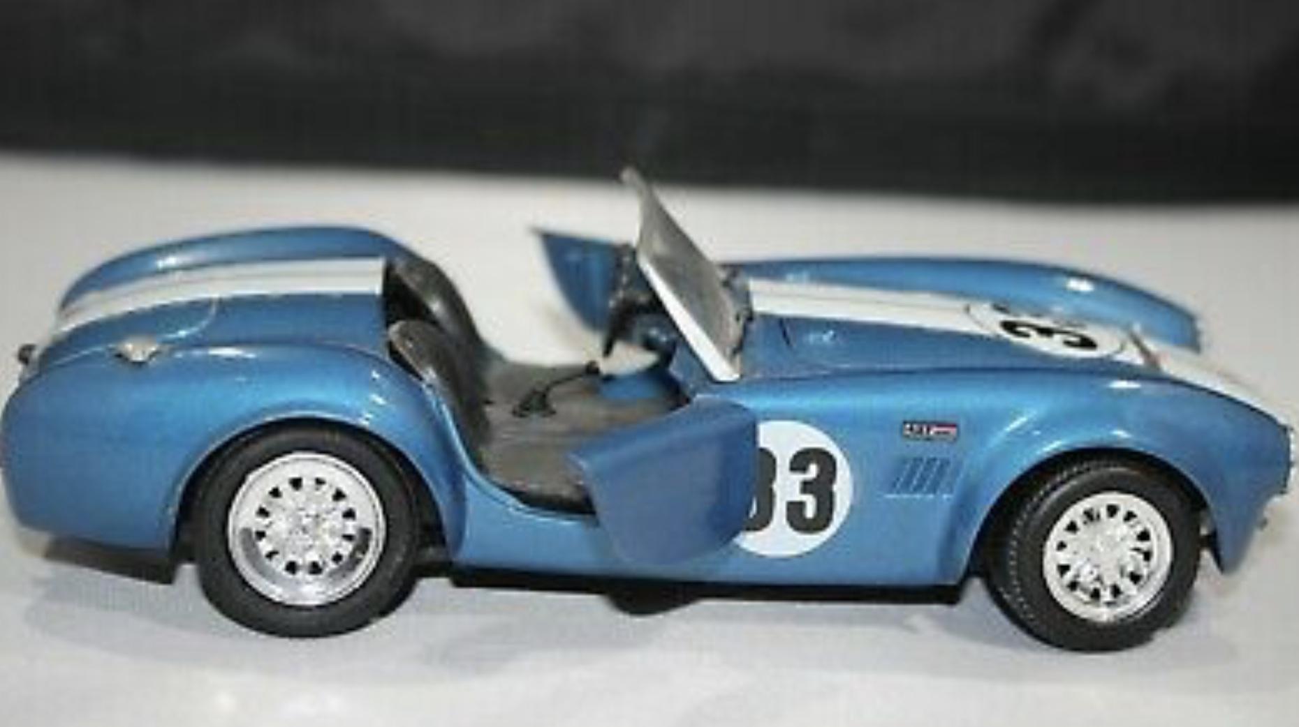 Older Revell 427 Cobra 1/24 - Diecast Corner - Model Cars Magazine Forum