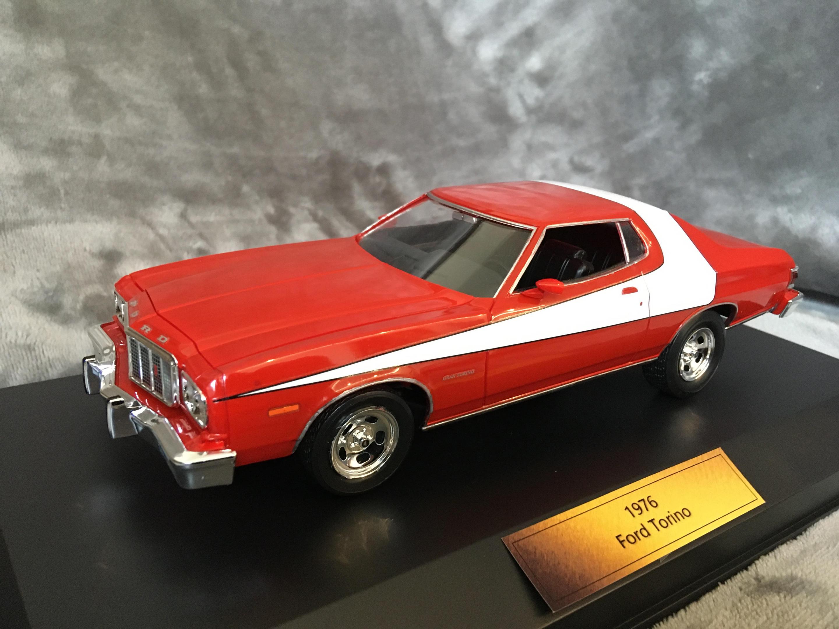1976 Ford Torino (Starsky & Hutch).JPG