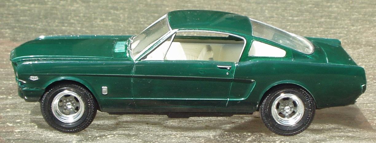 66MustangFBGreen25.jpg.5078b76c5f154eec3091f40464c68007.jpg