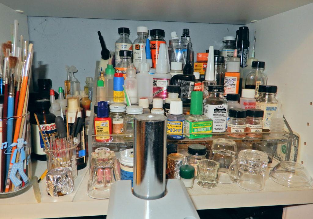 HobbyChemicalsShelf.jpg.c7eb592e9c3102c7c7fa3762f6231bd9.jpg