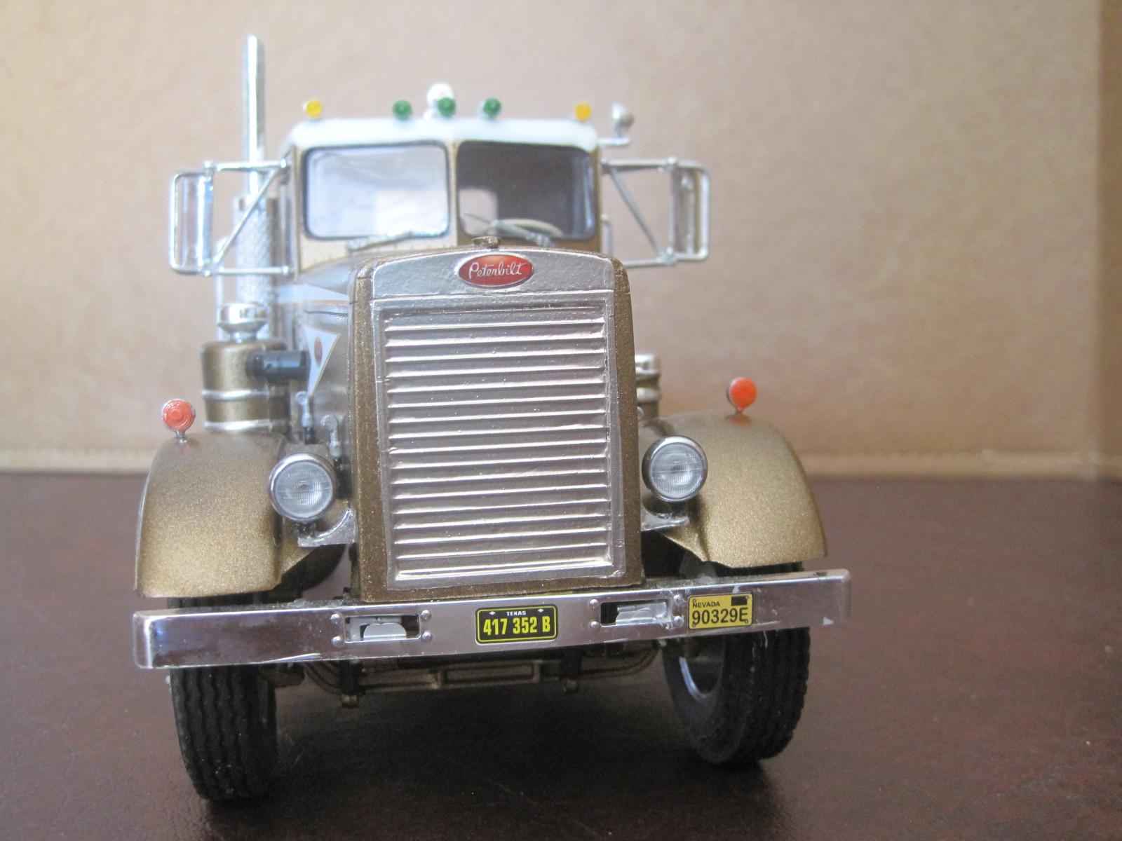 1966 Peterbilt 281 Model Trucks Big Rigs and Heavy Equipment Model