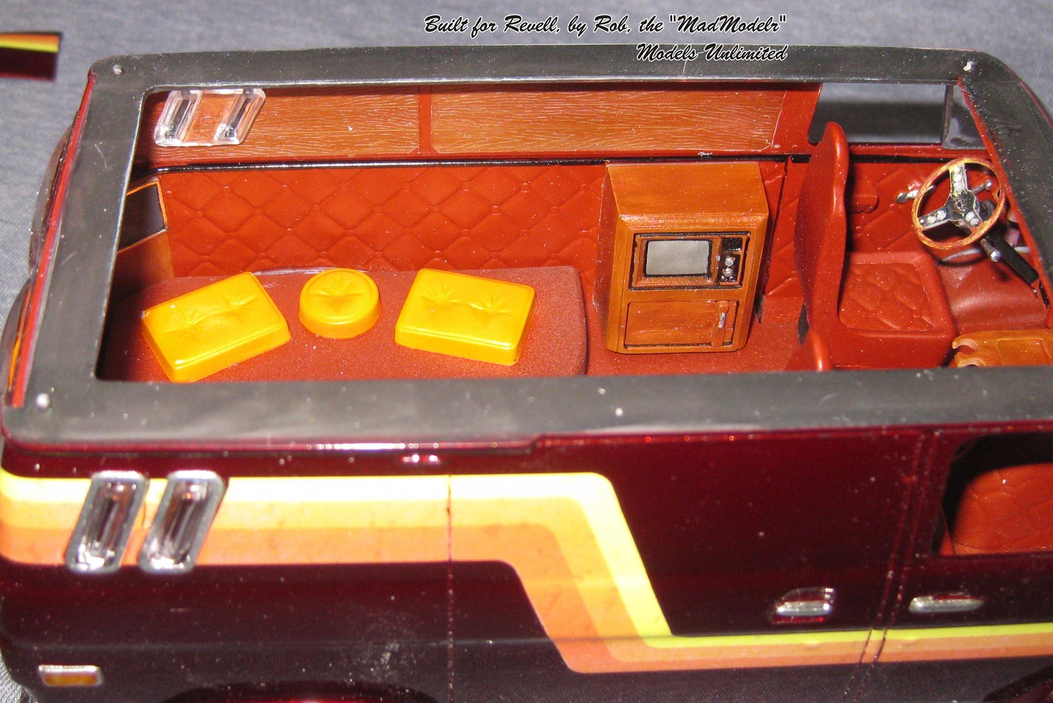 1/25 Revell '76 Chevy Custom Van - Truck Kit News & Reviews