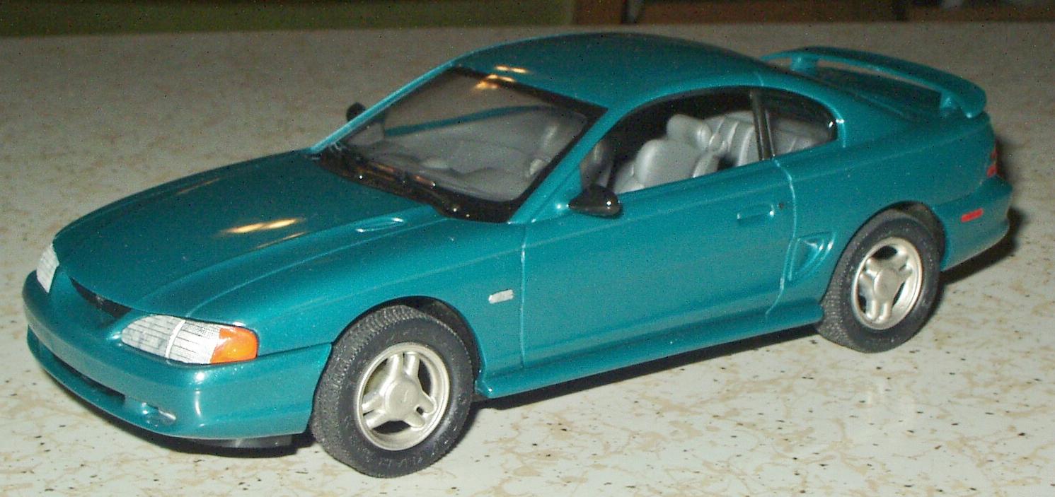 94MustangPromo09.jpg.27554ba4c70167fad9bbfe6285d00b49.jpg