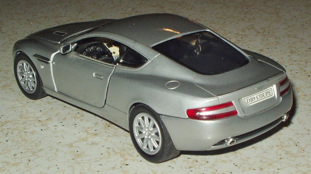 AstonMartinDB9DC012.jpg.f87fb696b5c113248959464846d38edd.jpg